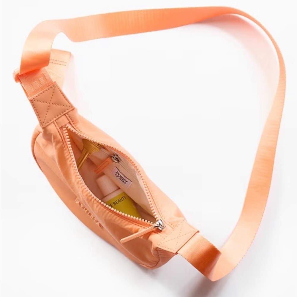 Althleta Crossbody Bag - All About Mini Crescent bag - Picture 4 of 7